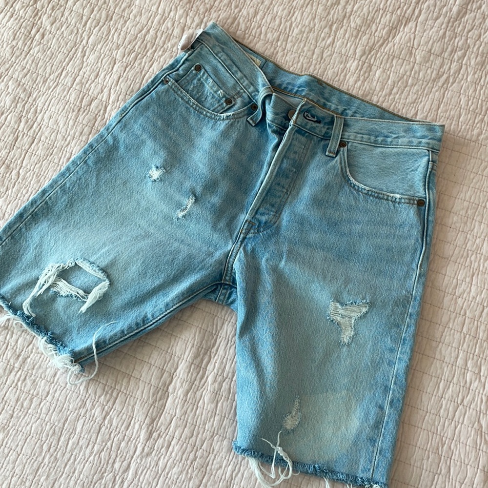 Brand new Levi’s shorts///Light blue